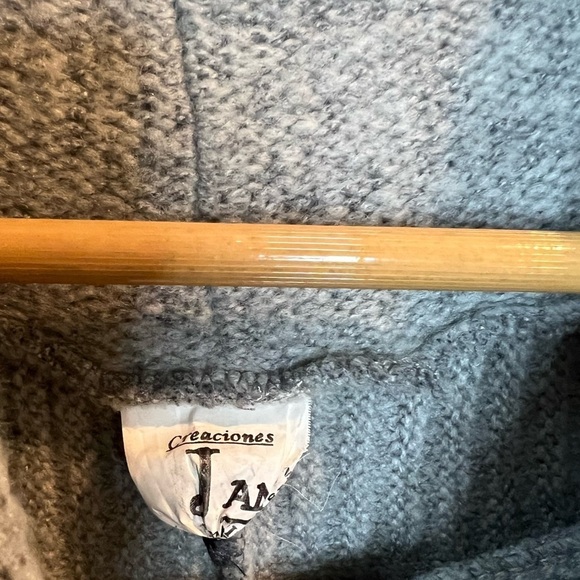 Womens small grey short sleeve sweater shirt - Picture 2 of 5